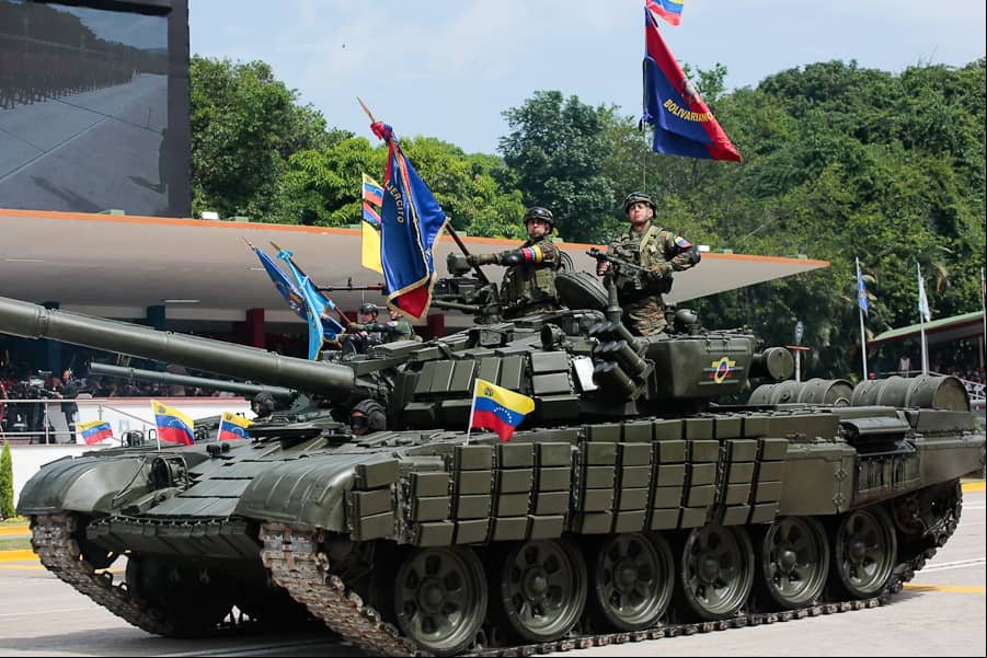 Tanque mediano T-72B1 del Ej