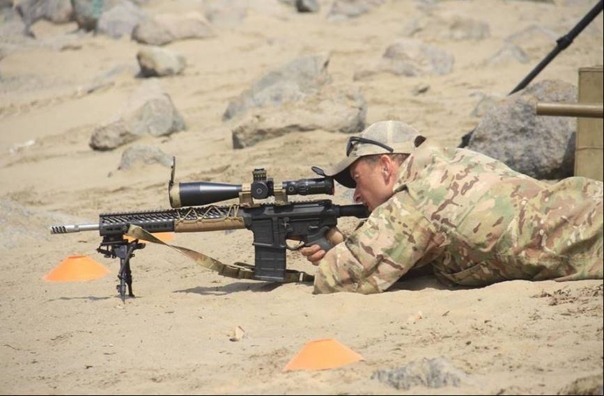 El Fusil de Francotidaor SiG 716 de 7.62 x 51 mm. del Ejercito del Paraguay. (Alejo Marchessini, Copyright defensa.com)