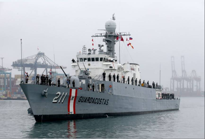 Patrullera Maritima BAP Ferre (PM-211) ingresando a la Base Naval del Callao. (Alejo Marchessini, copyright defensa.com)