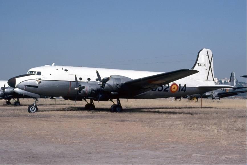 C54 SKYMASTER