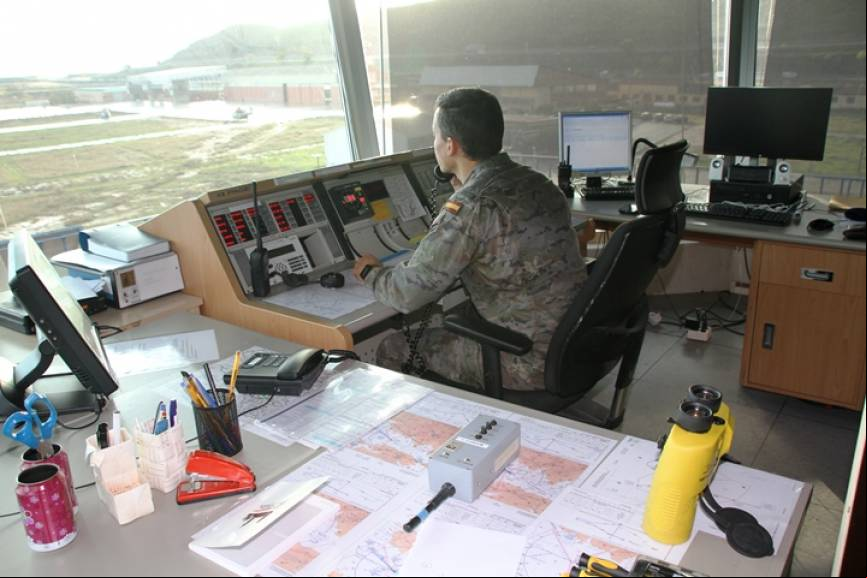 Desde la torre de control se gestionan y controlan las actividades relacionadas con el despegue y la toma de los helic