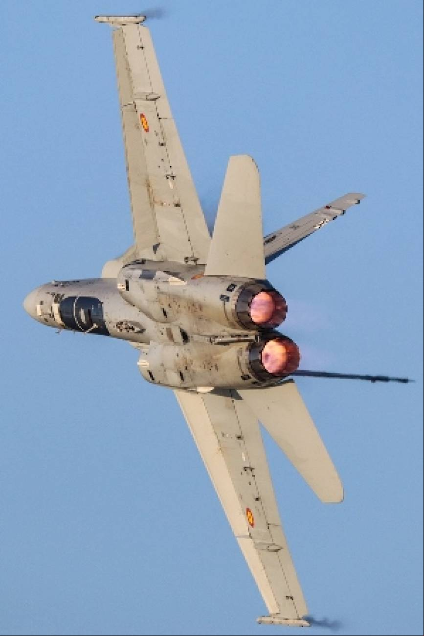 En esta foto se aprecia la cabina simulada de este EF-18M del Ala 12 del Ej