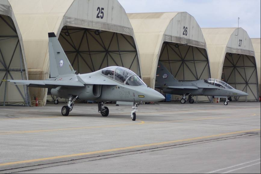 La IFTS cuenta actualmente con 18 M-346 o T-346A del 61