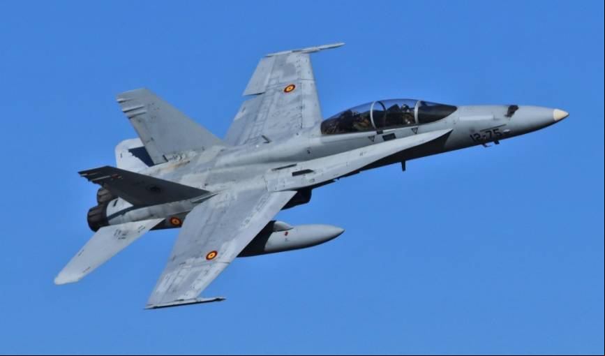 Un veterano biplaza EF-18M del Ala 12. (Julio Ma