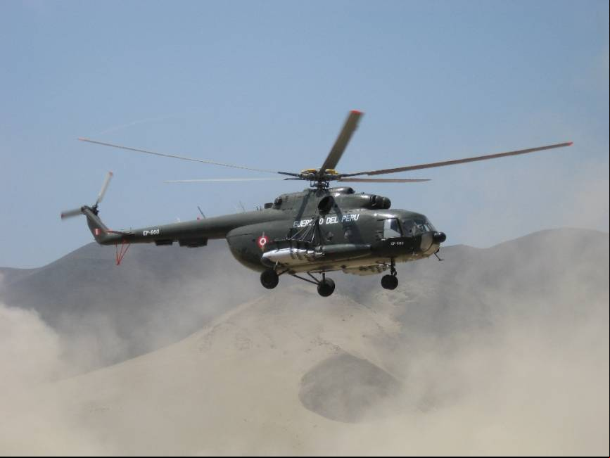 Mi-8MTV-1 (Mi-17-1B), Matricula EP-660, durante una Mision de Entrenamiento. Va armado con 6 Lanzacohetes UB.32-57 de 57 mm.