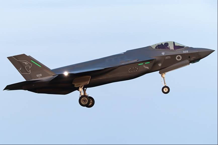 De los cinco F-35I que aterrizaron en Mor