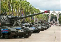 Medios blindados de origen ruso 2S23 Nona-SVK y T-72B1. (Foto: Ej