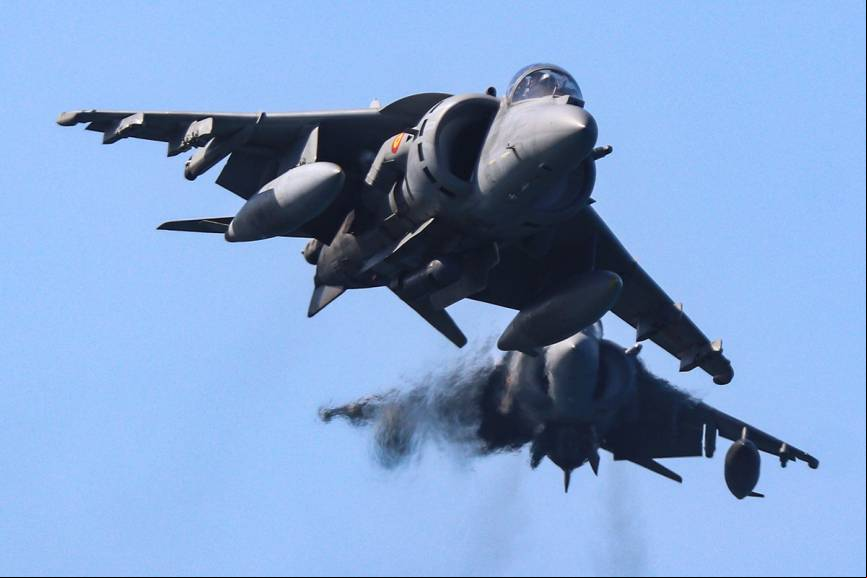 Dos de los Boeing AV-8B Plus