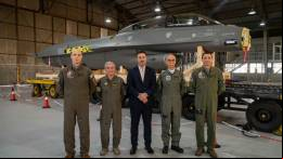 El Mindef junto a maximas autoridades castrenses y los responsables proyecto F-16.