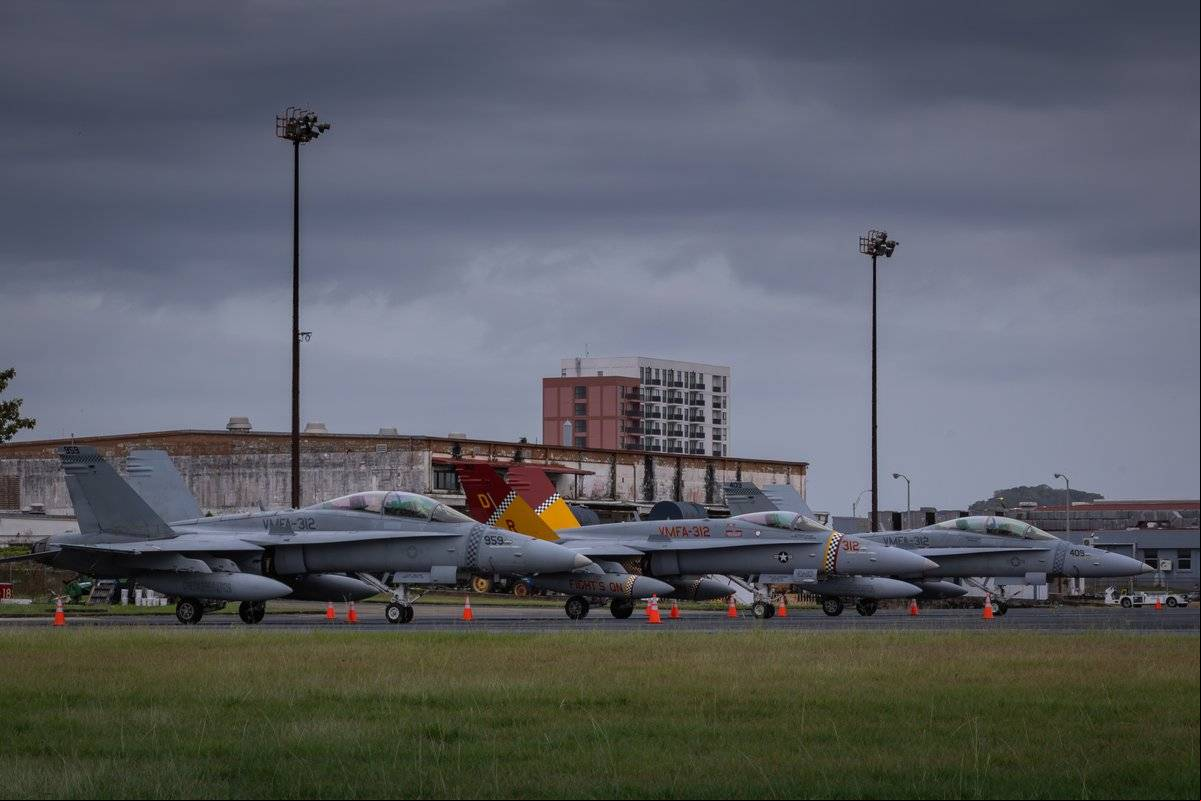 Cazabombarderos McDonnell Douglas F/A-18C Hornet del VMFA-312 "Checkerboards" en Panam