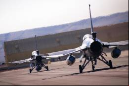 Aviones de combate F-16 de la Fuerza A