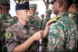 El coronel Arnaud Cr