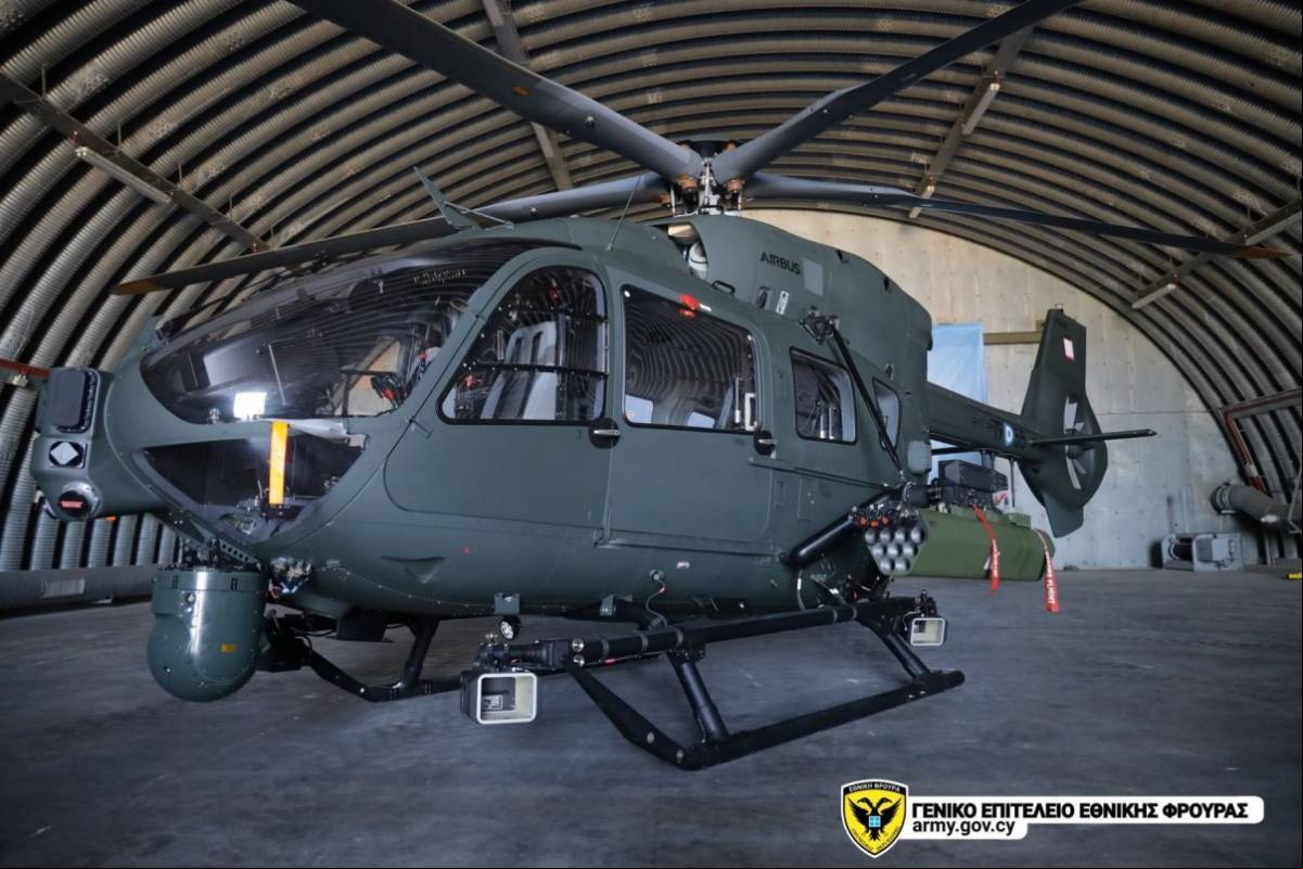 Uno de los H145M de la Guardia Nacional de Chipre presentados en Pafos. (foto Guardia Nacional de Chipre)