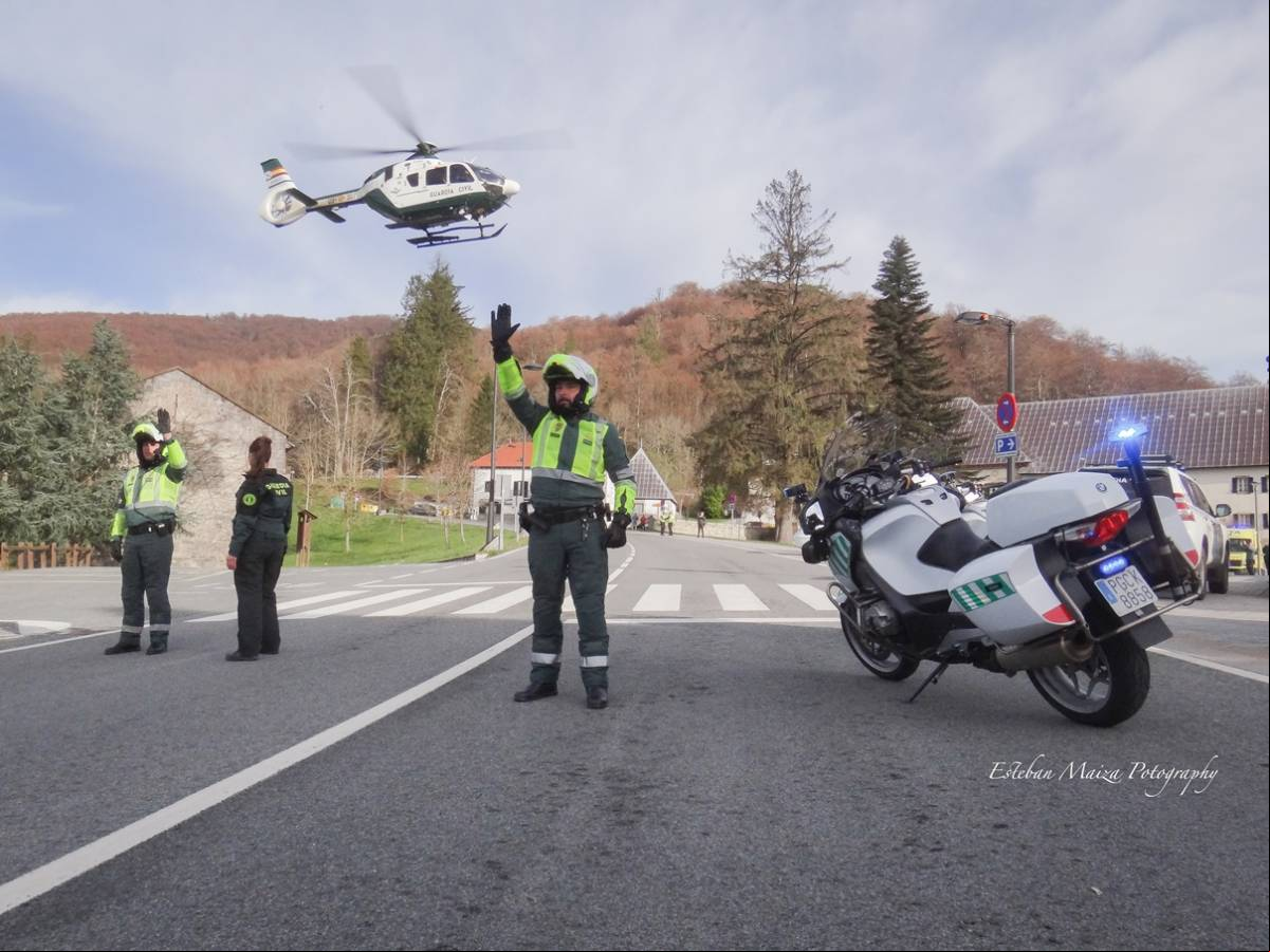 Agentes de la Guardia Civil de Tr