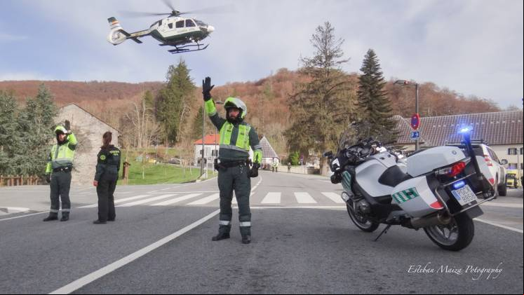 Agentes de la Guardia Civil de Tr